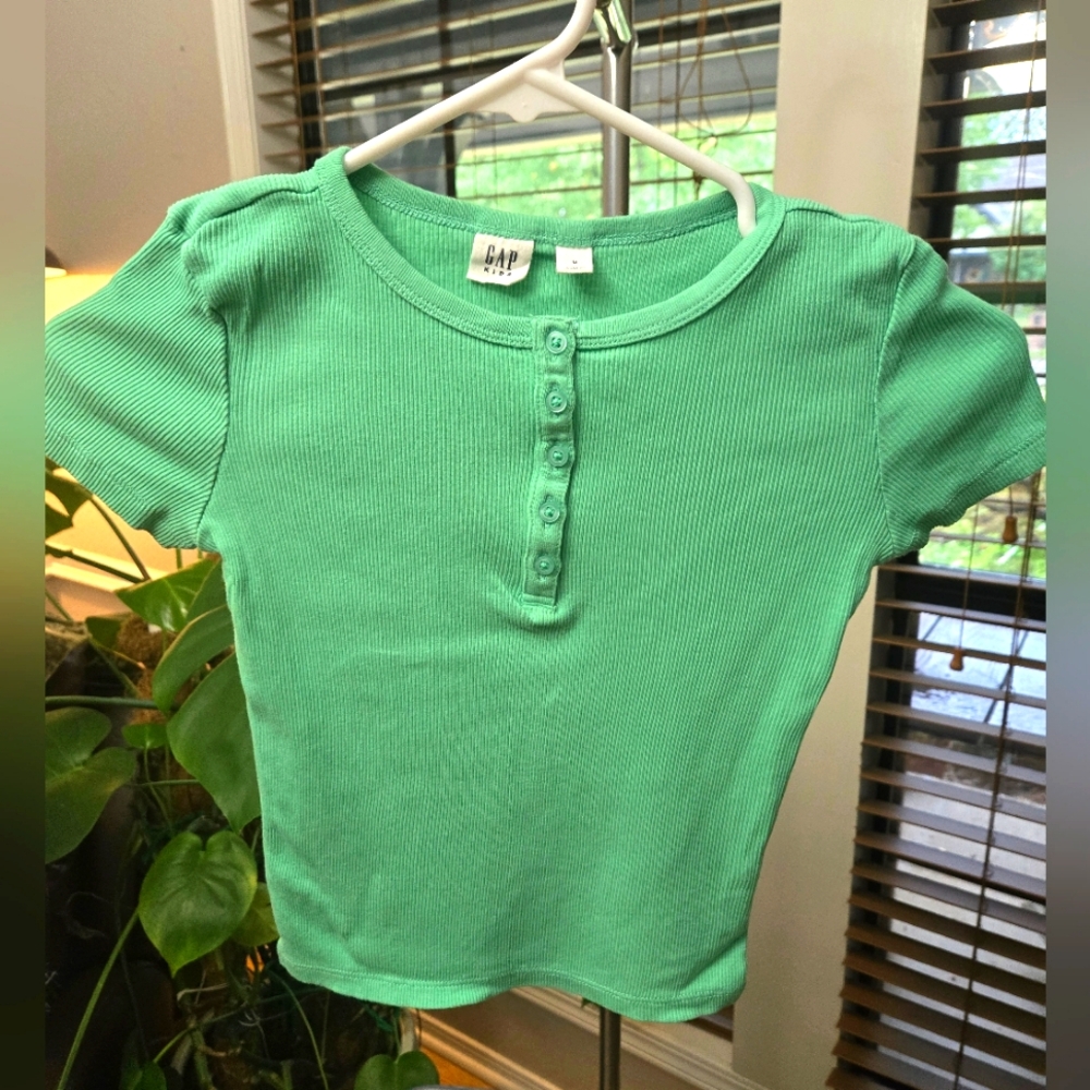 🖤5/$25🐝 Girls Gap Scoop Neck Button Tee Shirt Green Size Medium EUC